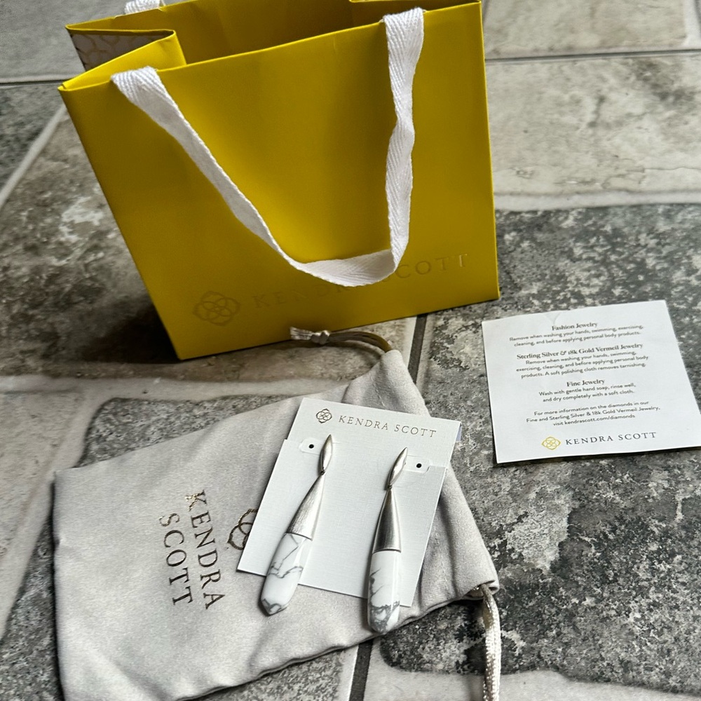 Kendra Scott Freida Linear Rhodium White Howlite Marble Earrings